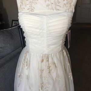Beautiful ivory short dress